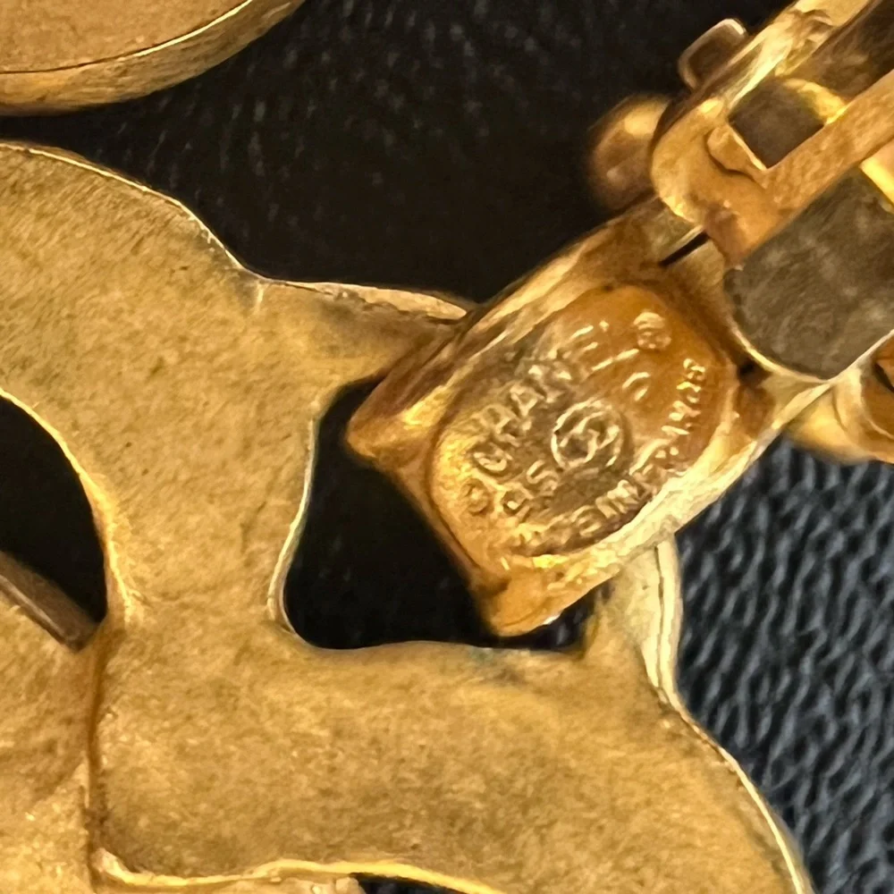 Gorgeous 95P Chanel Vintage Heart CC Dangles in Brushed 24k Gold Clip On - Picture 3 of 3